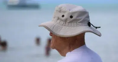Comment bien choisir ses vêtements anti-UV pour profiter du soleil en toute sécurité ?