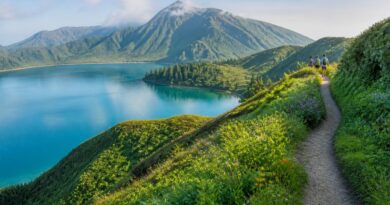 découvrez les meilleures randonnées à sao miguel, incontournables pour les amoureux de la nature, entre paysages volcaniques, lacs idylliques et végétation luxuriante.